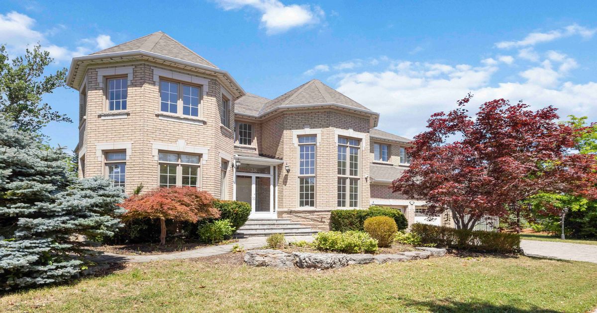 38 Forester Crescent Markham