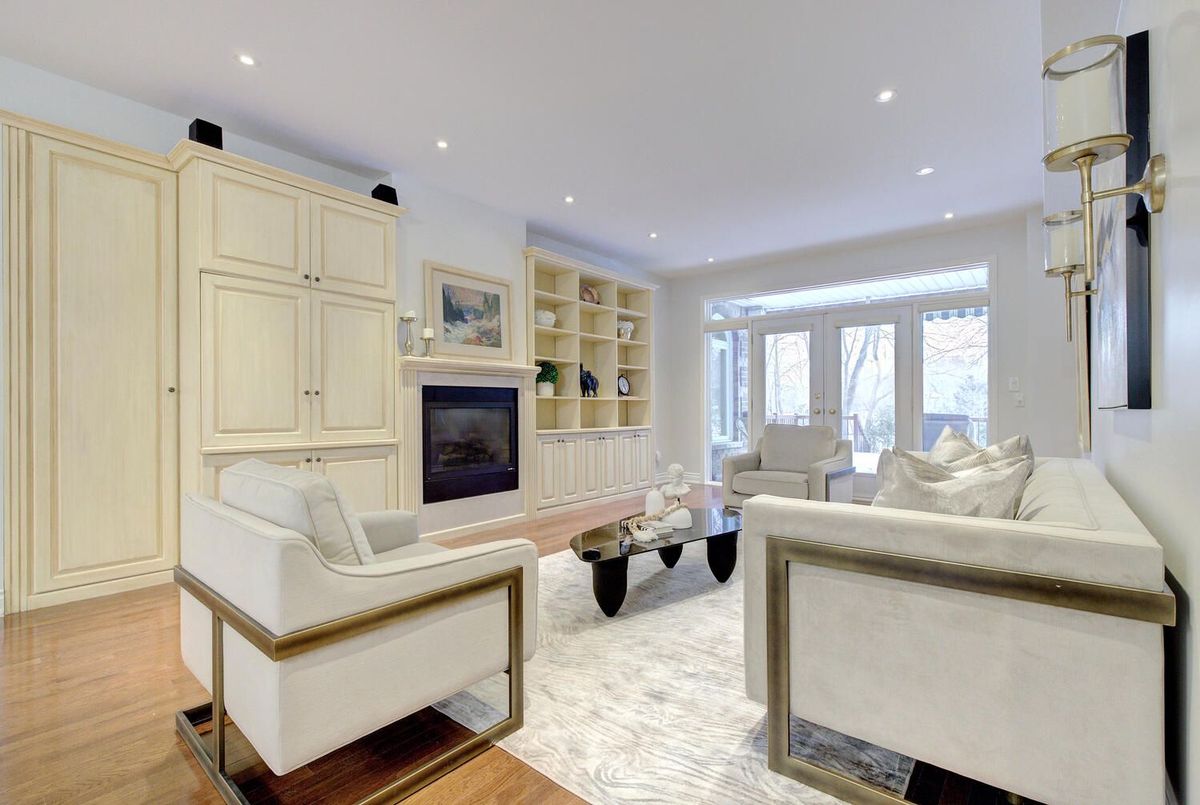 img-gallery