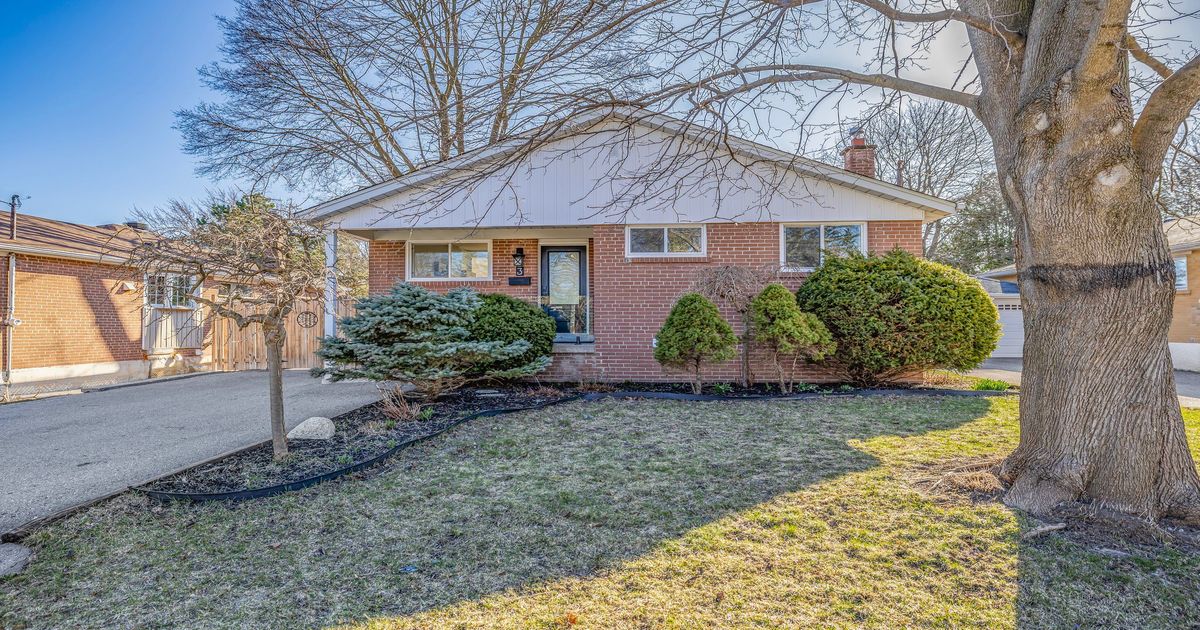 3 Davidson Road Aurora