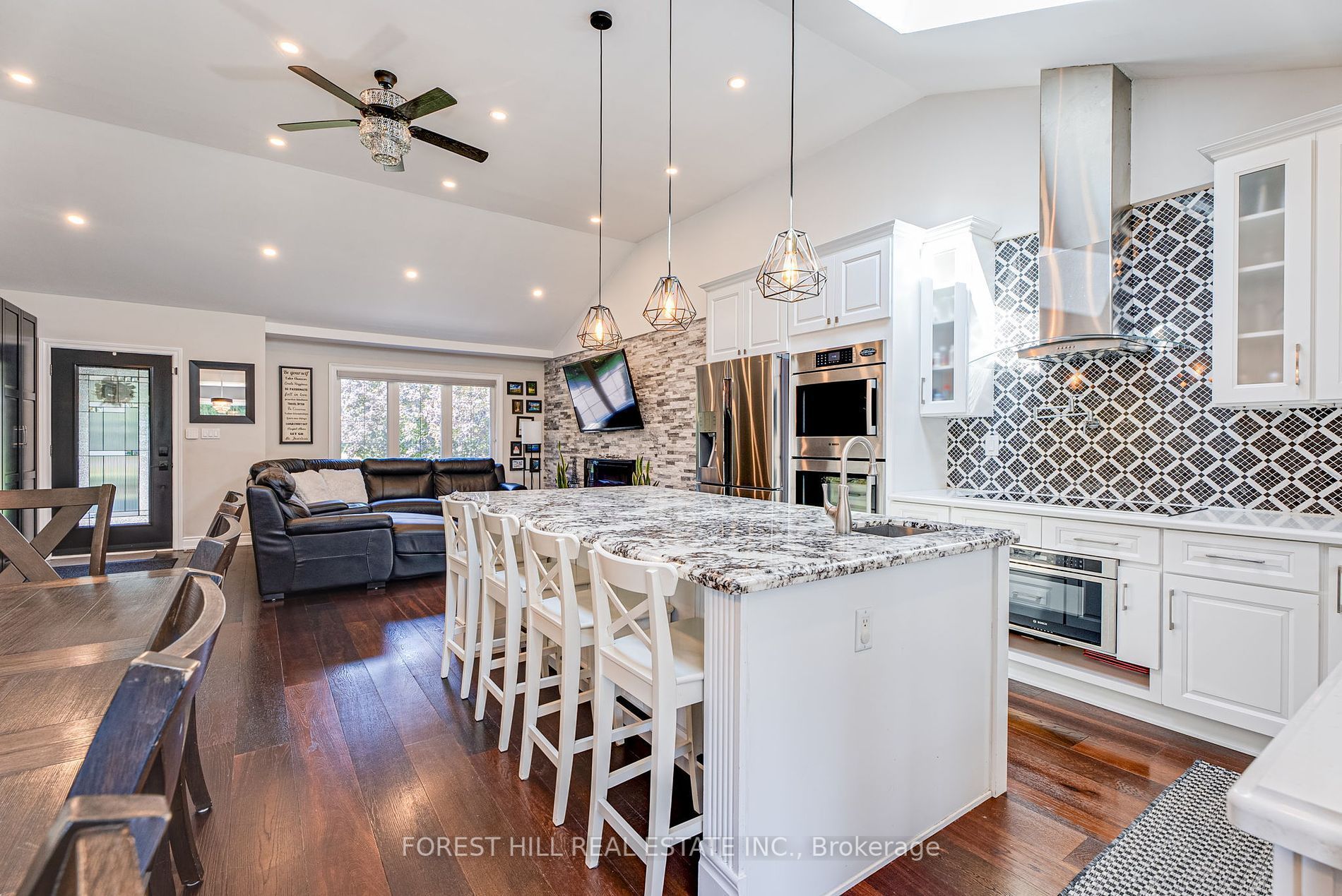 5837 Yonge Street Innisfil For Sale | FH Distinction