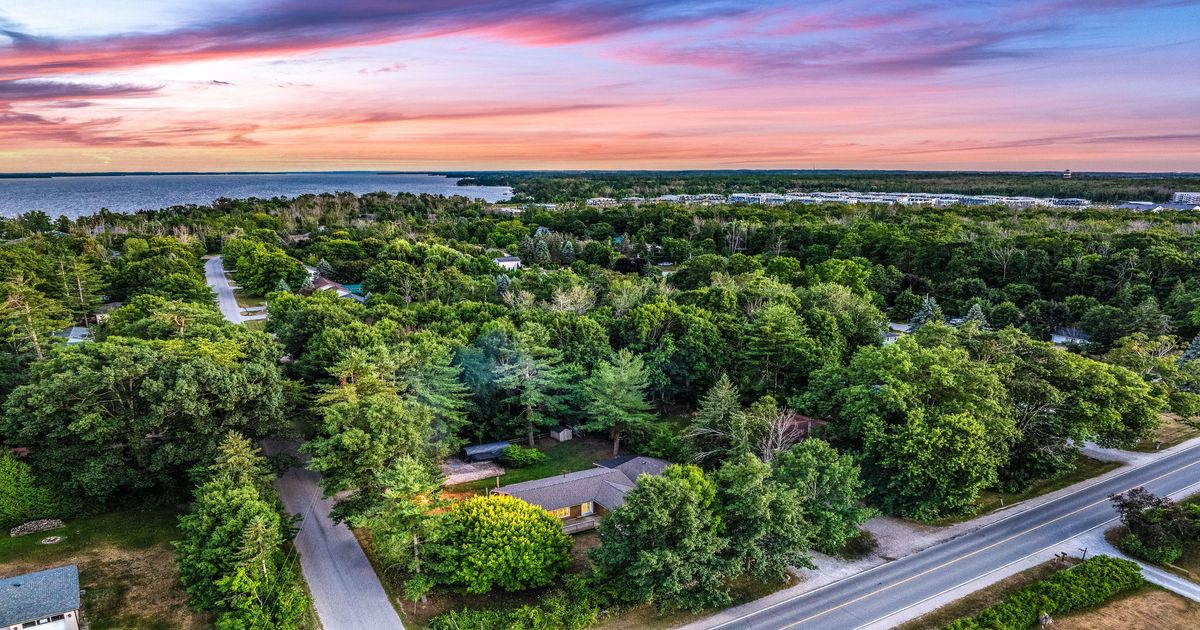 135 Big Bay Point Road Innisfil