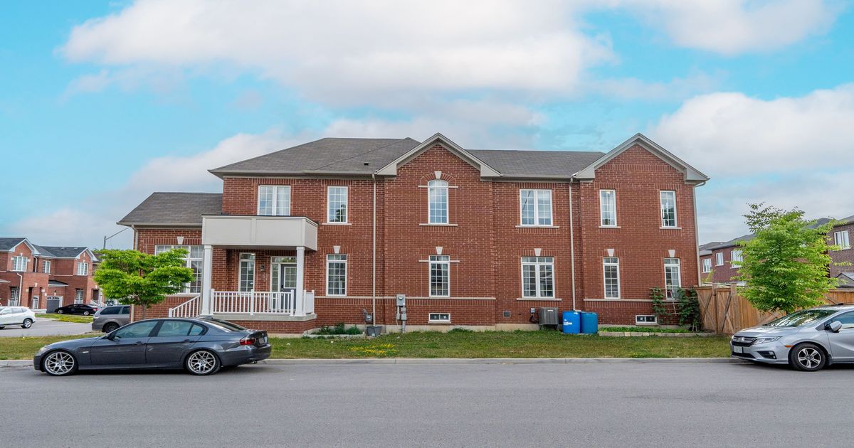 32 Titan Trail Markham