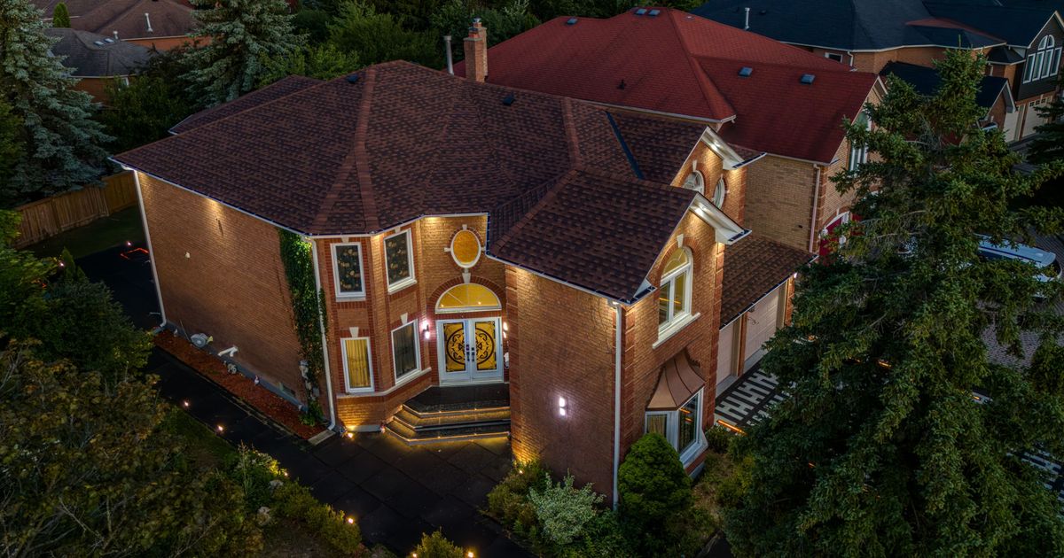 161 Devonsleigh Boulevard W Richmond Hill