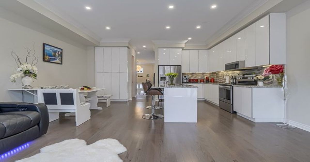 12 Laskin Drive Vaughan