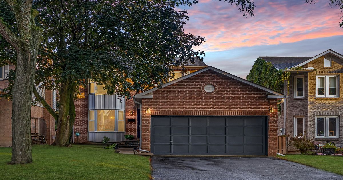 11 Closs Square Aurora