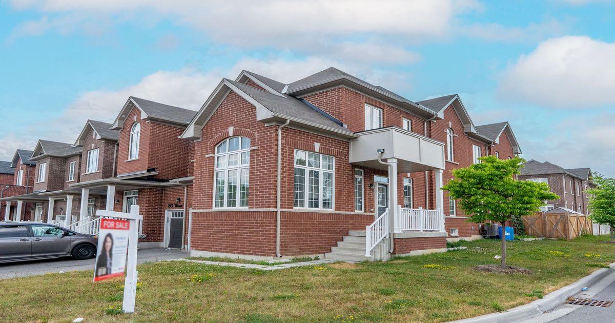 32 Titan Trail Markham