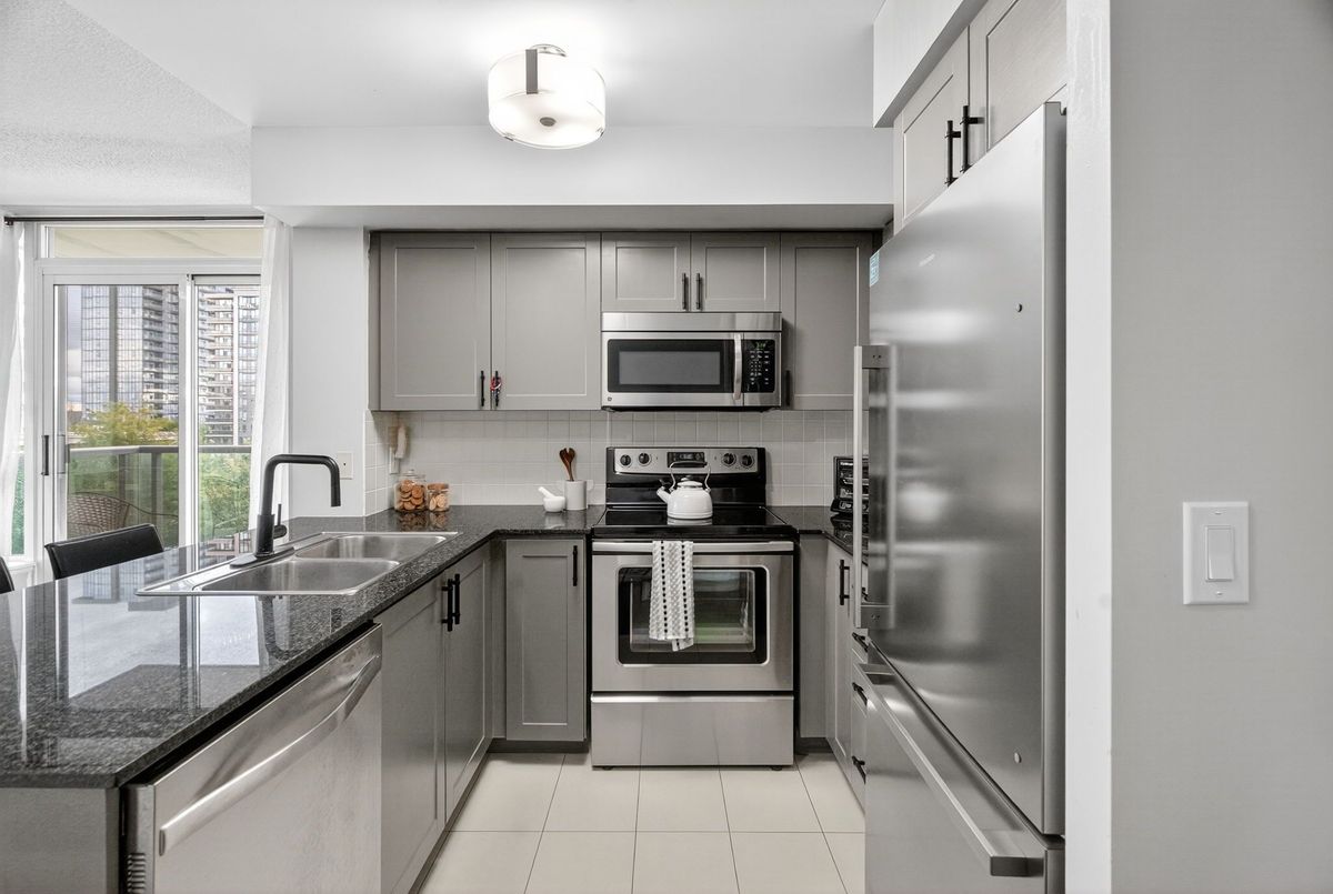20 North Park Road Vaughan 20 North Park Road Vaughan