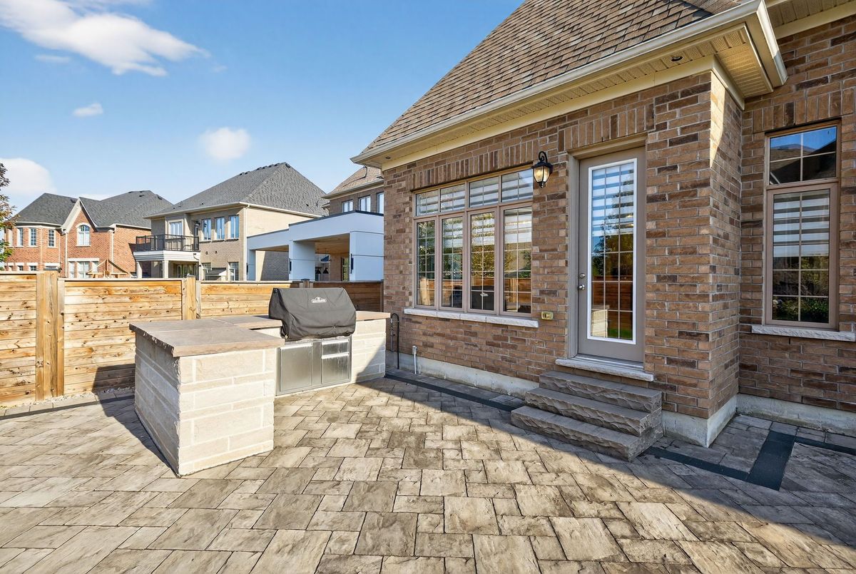 10 Larkin Avenue King 10 Larkin Avenue King