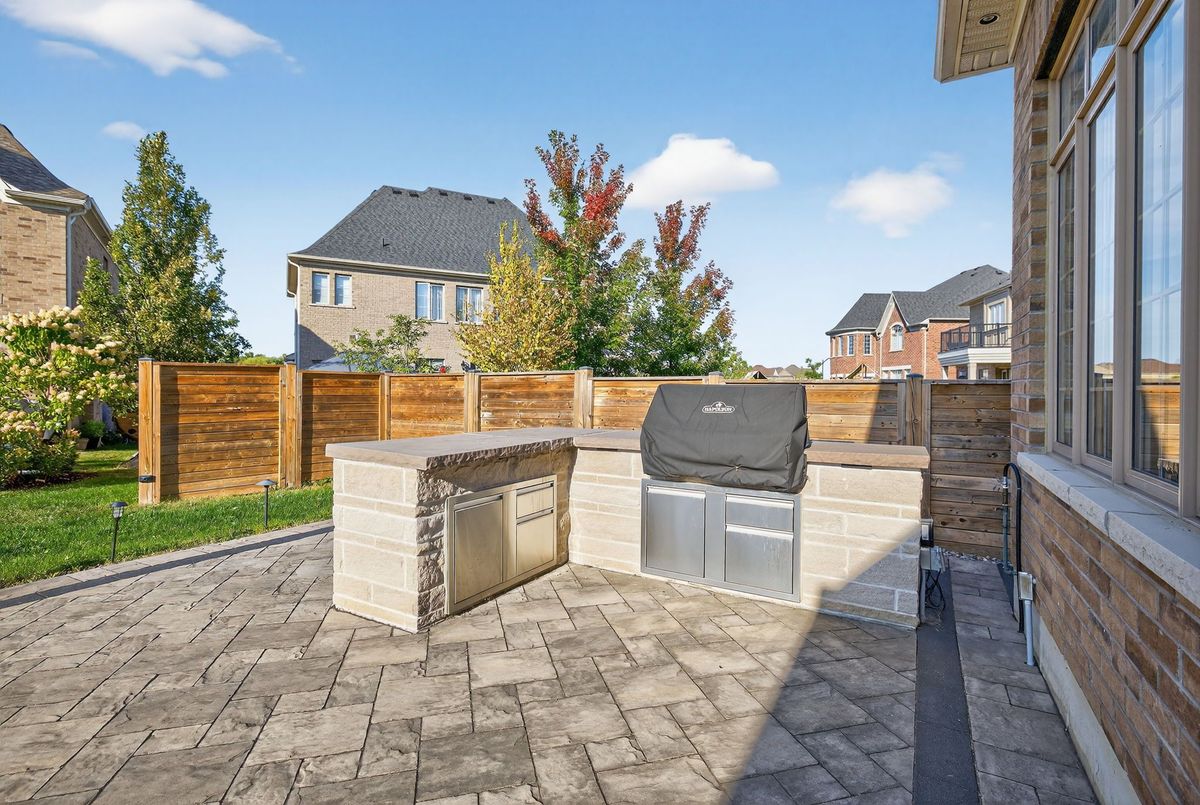 10 Larkin Avenue King 10 Larkin Avenue King