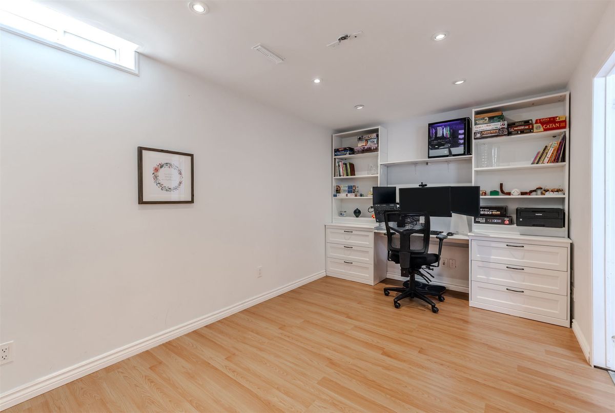 113 Mugford Road Aurora 113 Mugford Road Aurora