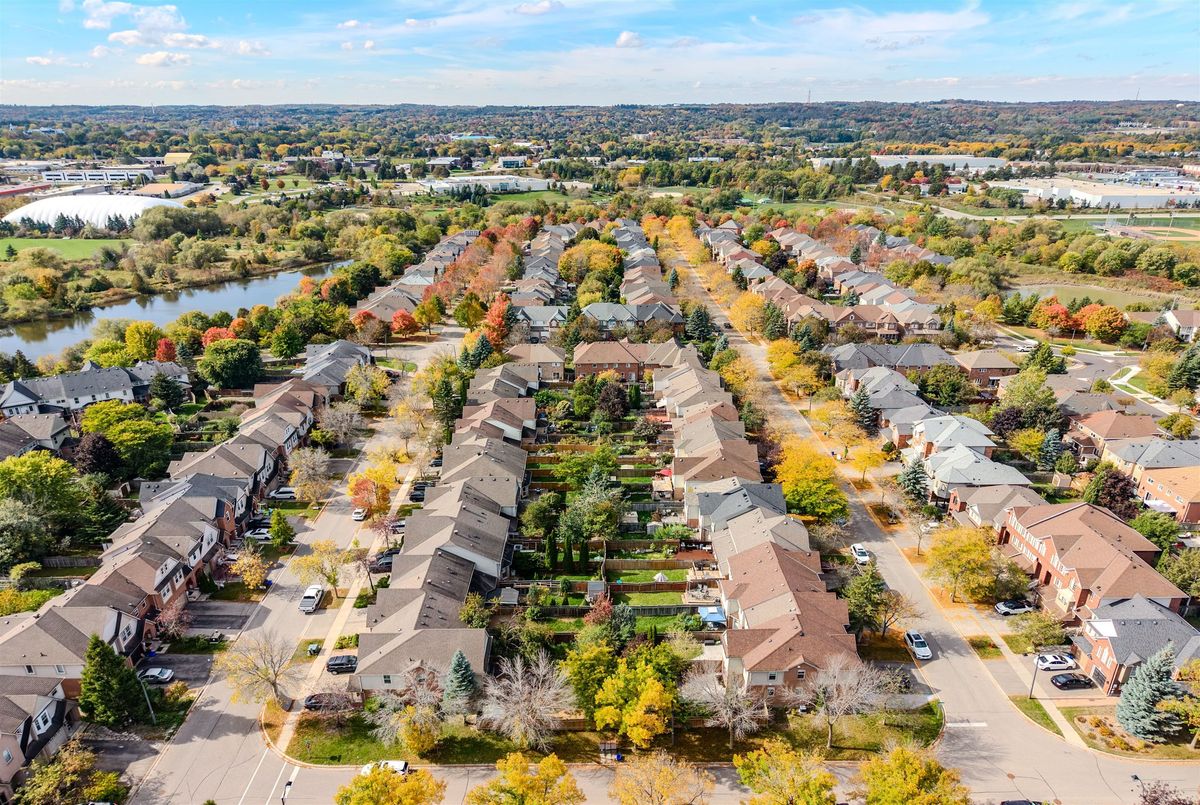 113 Mugford Road Aurora 113 Mugford Road Aurora