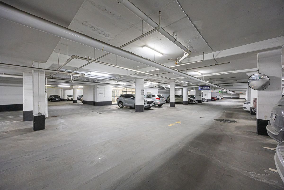 9090 Yonge Street Richmond Hill 9090 Yonge Street Richmond Hill