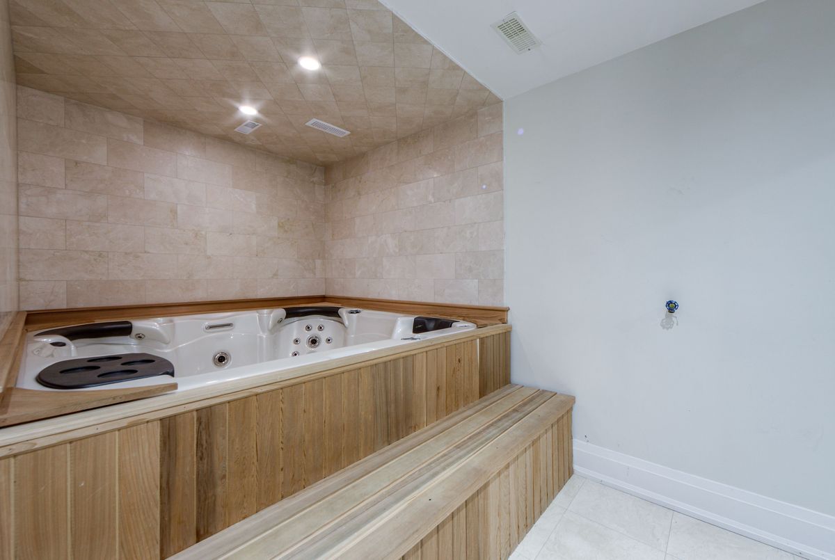 16 Flatbush Avenue Vaughan 16 Flatbush Avenue Vaughan