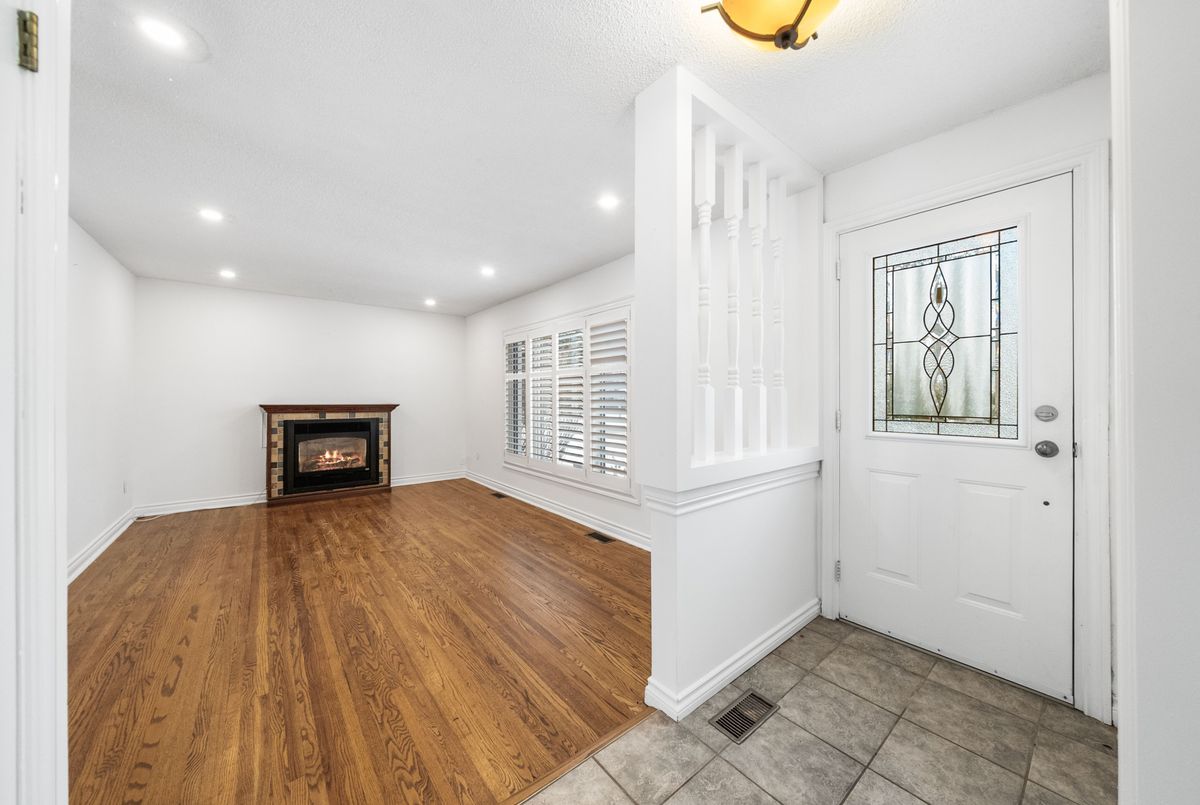 49 May Avenue East Gwillimbury 49 May Avenue East Gwillimbury