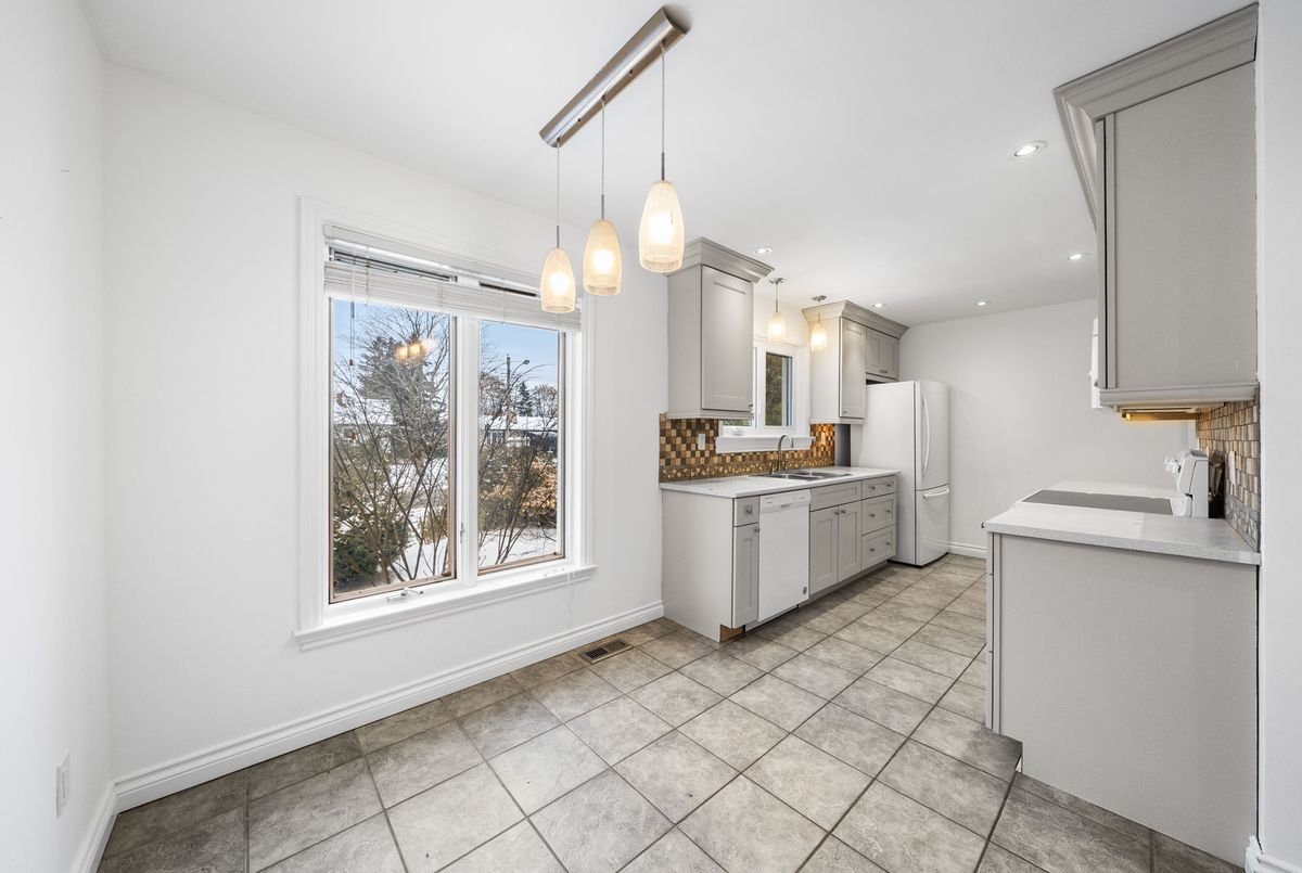 49 May Avenue East Gwillimbury 49 May Avenue East Gwillimbury