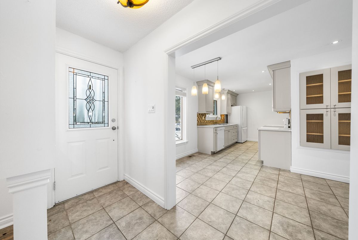 49 May Avenue East Gwillimbury 49 May Avenue East Gwillimbury