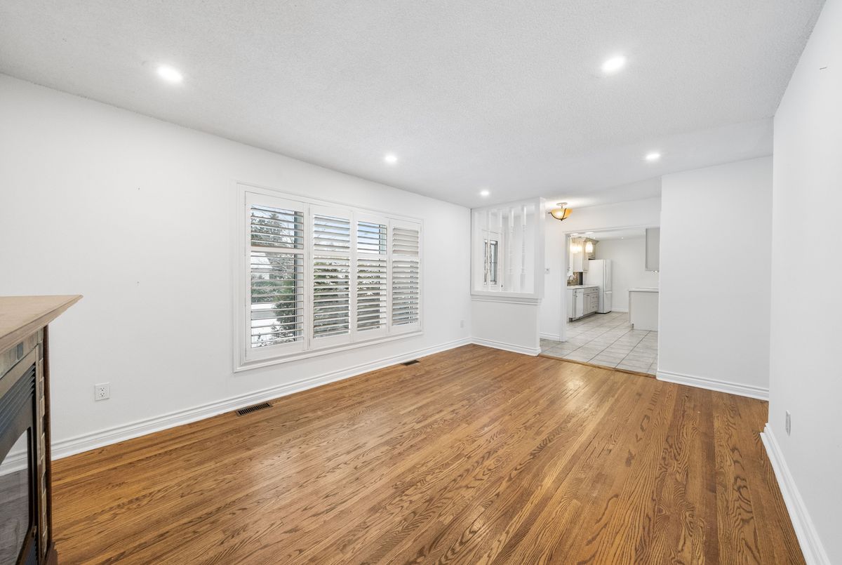 49 May Avenue East Gwillimbury 49 May Avenue East Gwillimbury