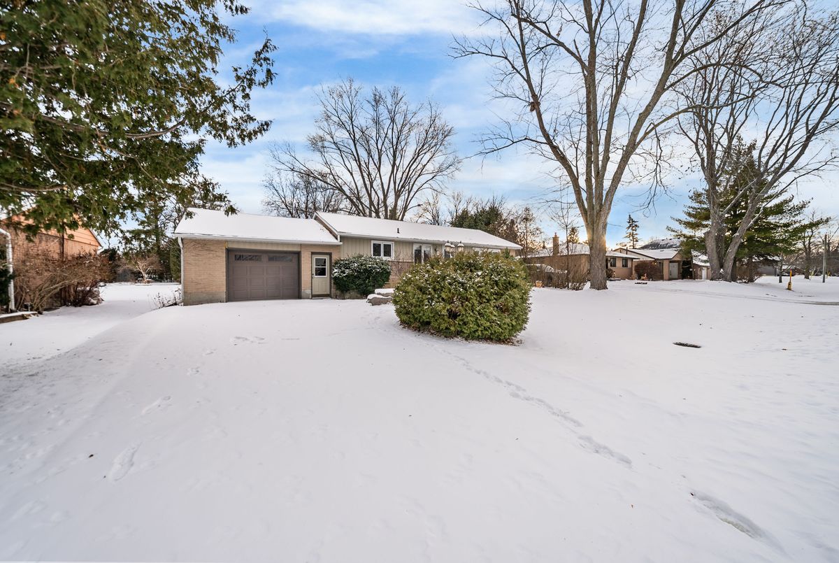 49 May Avenue East Gwillimbury 49 May Avenue East Gwillimbury