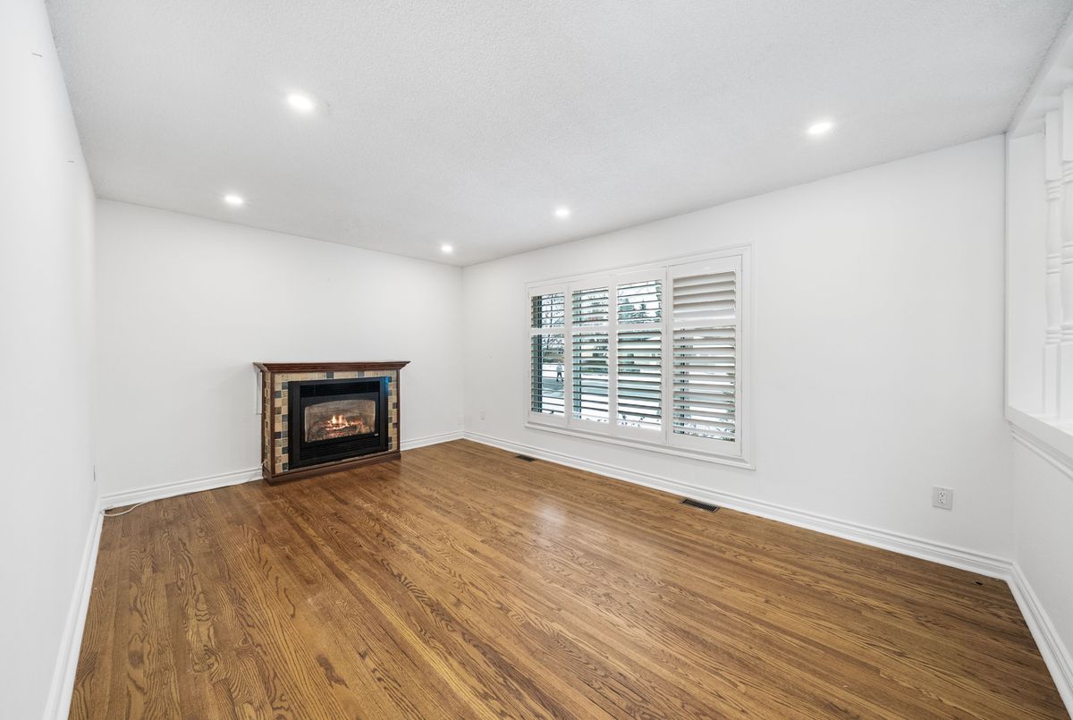 49 May Avenue East Gwillimbury 49 May Avenue East Gwillimbury