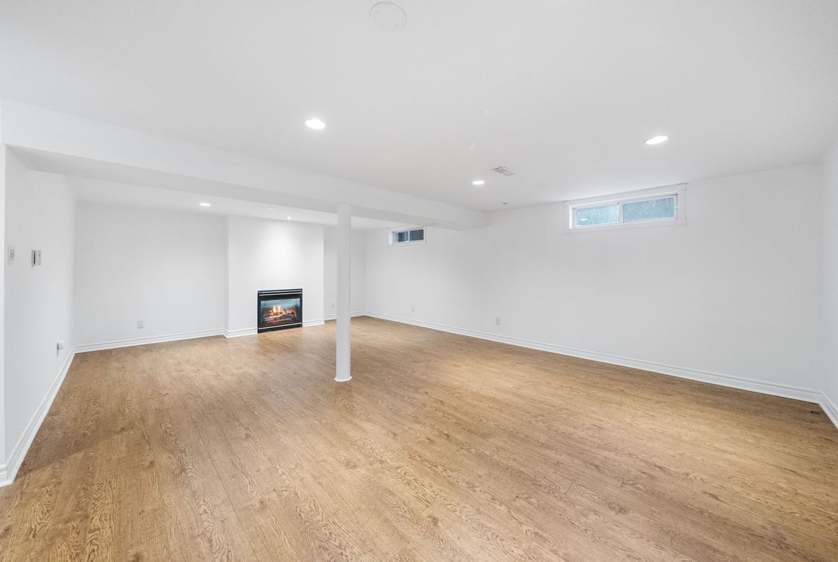 49 May Avenue East Gwillimbury 49 May Avenue East Gwillimbury