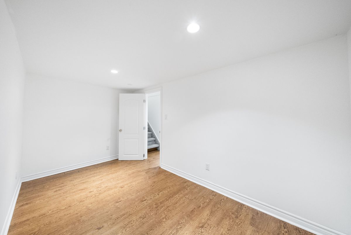 49 May Avenue East Gwillimbury 49 May Avenue East Gwillimbury