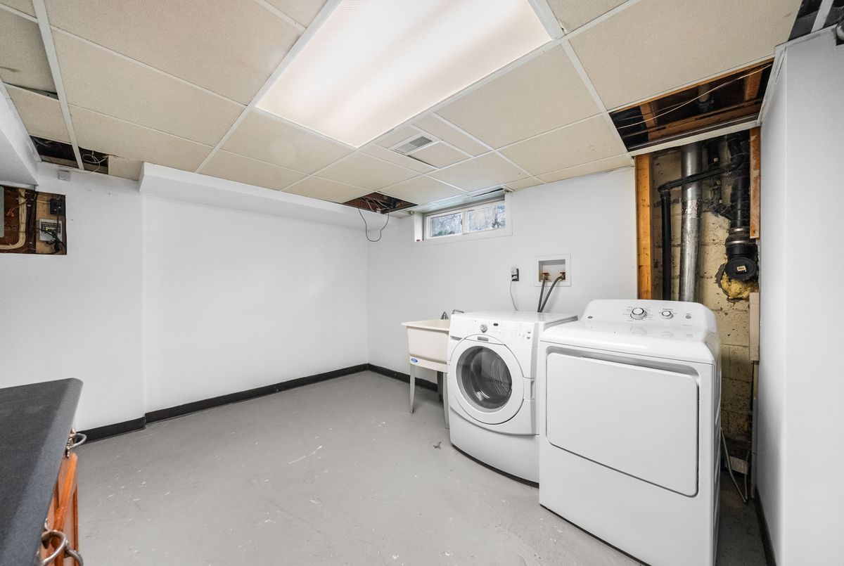 49 May Avenue East Gwillimbury 49 May Avenue East Gwillimbury