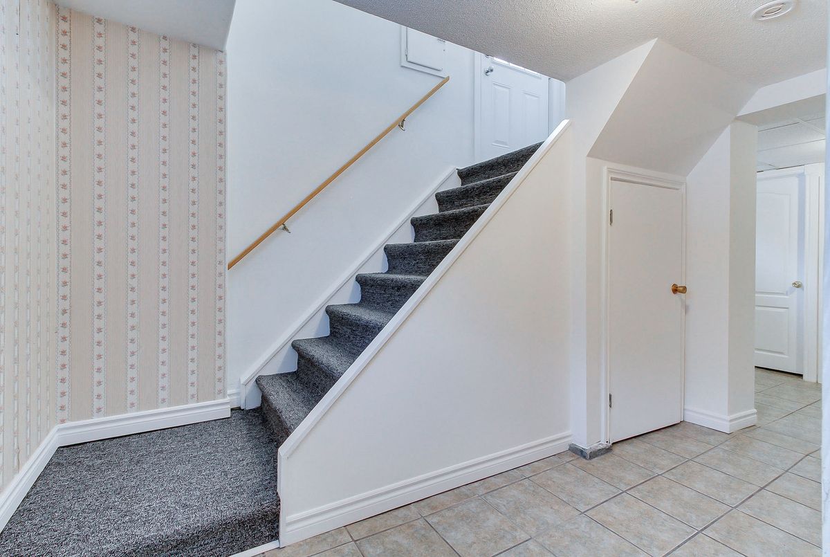 72 Monkswood Crescent Newmarket 72 Monkswood Crescent Newmarket