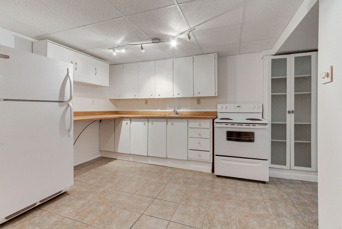 72 Monkswood Crescent Newmarket 72 Monkswood Crescent Newmarket