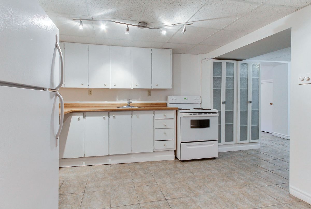 72 Monkswood Crescent Newmarket 72 Monkswood Crescent Newmarket