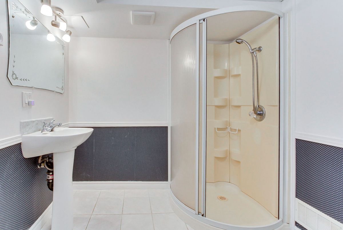 72 Monkswood Crescent Newmarket 72 Monkswood Crescent Newmarket