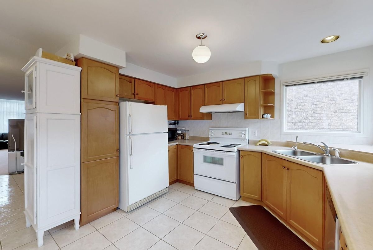 82 Littleleaf Crescent Markham 82 Littleleaf Crescent Markham