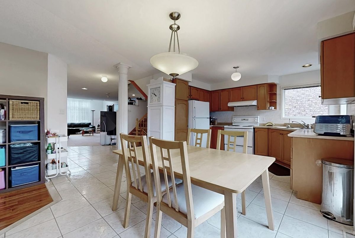 82 Littleleaf Crescent Markham 82 Littleleaf Crescent Markham