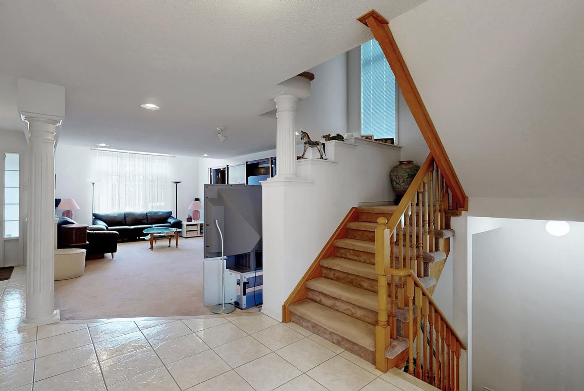 82 Littleleaf Crescent Markham 82 Littleleaf Crescent Markham