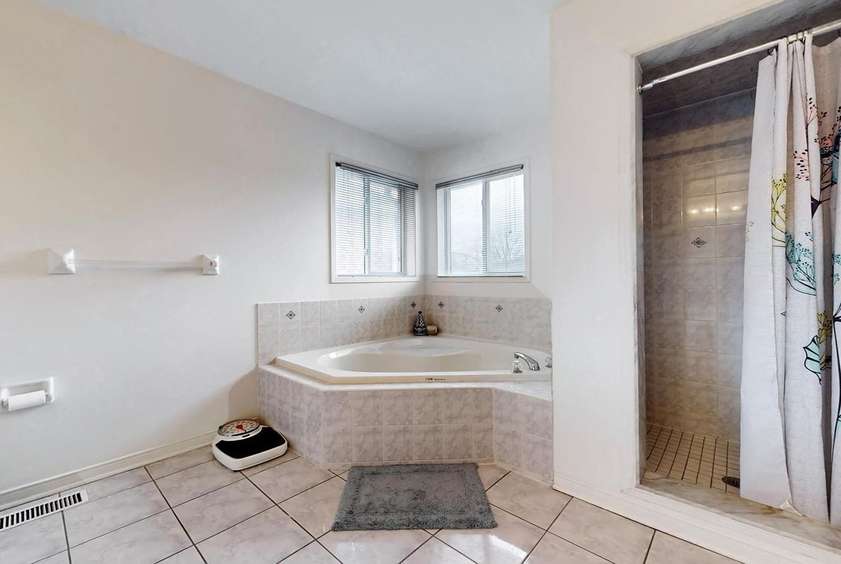 82 Littleleaf Crescent Markham 82 Littleleaf Crescent Markham