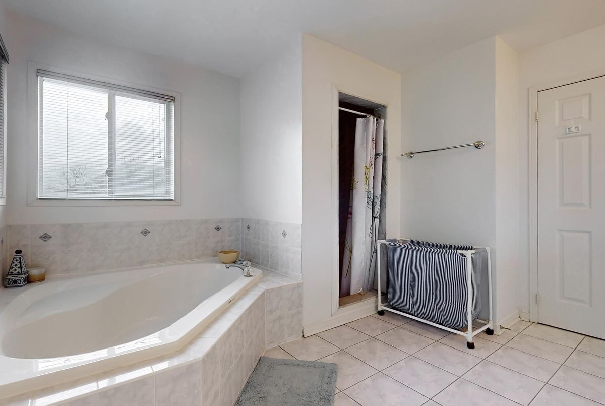 82 Littleleaf Crescent Markham 82 Littleleaf Crescent Markham