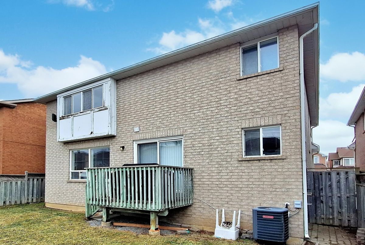 82 Littleleaf Crescent Markham 82 Littleleaf Crescent Markham