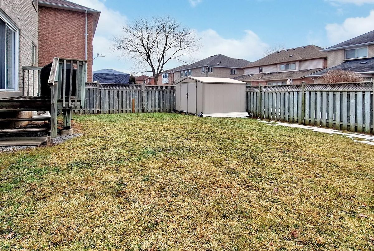 82 Littleleaf Crescent Markham 82 Littleleaf Crescent Markham
