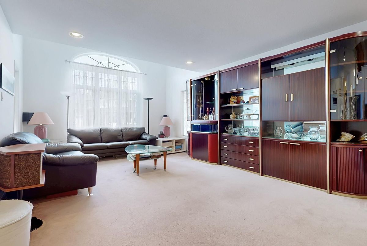 82 Littleleaf Crescent Markham 82 Littleleaf Crescent Markham
