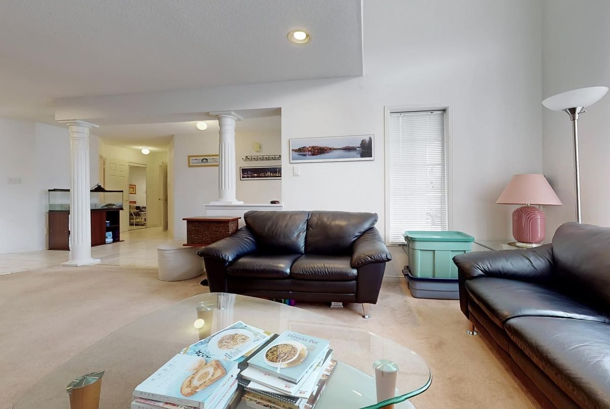 82 Littleleaf Crescent Markham 82 Littleleaf Crescent Markham