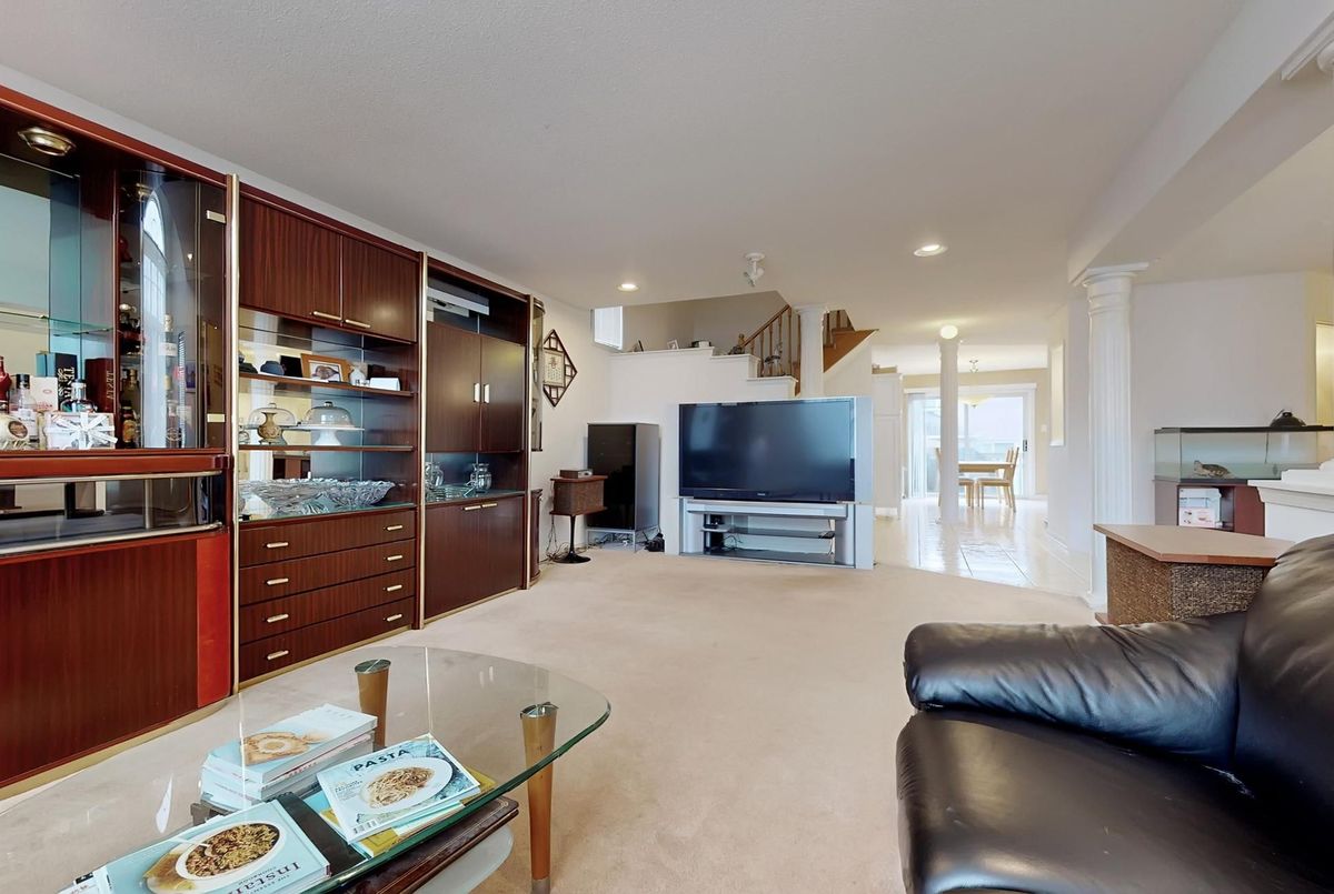82 Littleleaf Crescent Markham 82 Littleleaf Crescent Markham