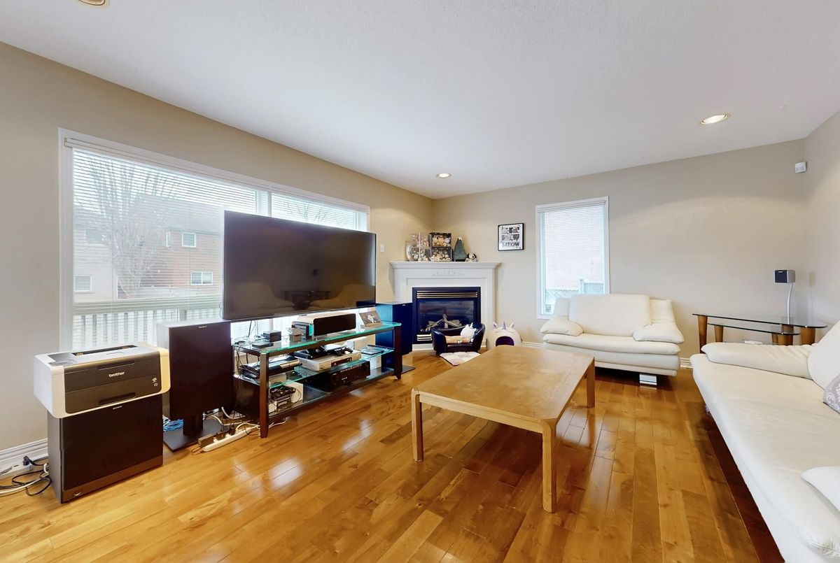 82 Littleleaf Crescent Markham 82 Littleleaf Crescent Markham