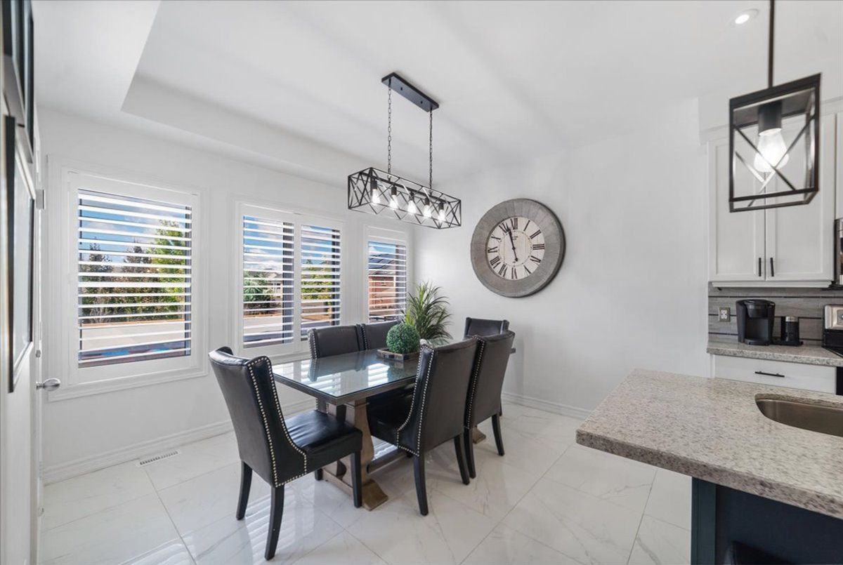 28 West Park Avenue Bradford West Gwillimbury 28 West Park Avenue Bradford West Gwillimbury