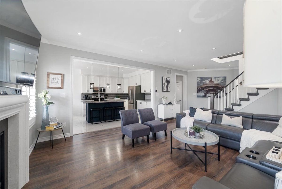 28 West Park Avenue Bradford West Gwillimbury 28 West Park Avenue Bradford West Gwillimbury