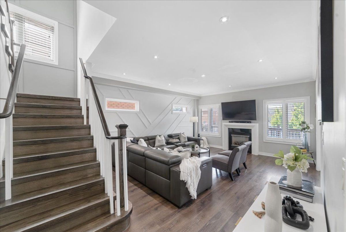 28 West Park Avenue Bradford West Gwillimbury 28 West Park Avenue Bradford West Gwillimbury