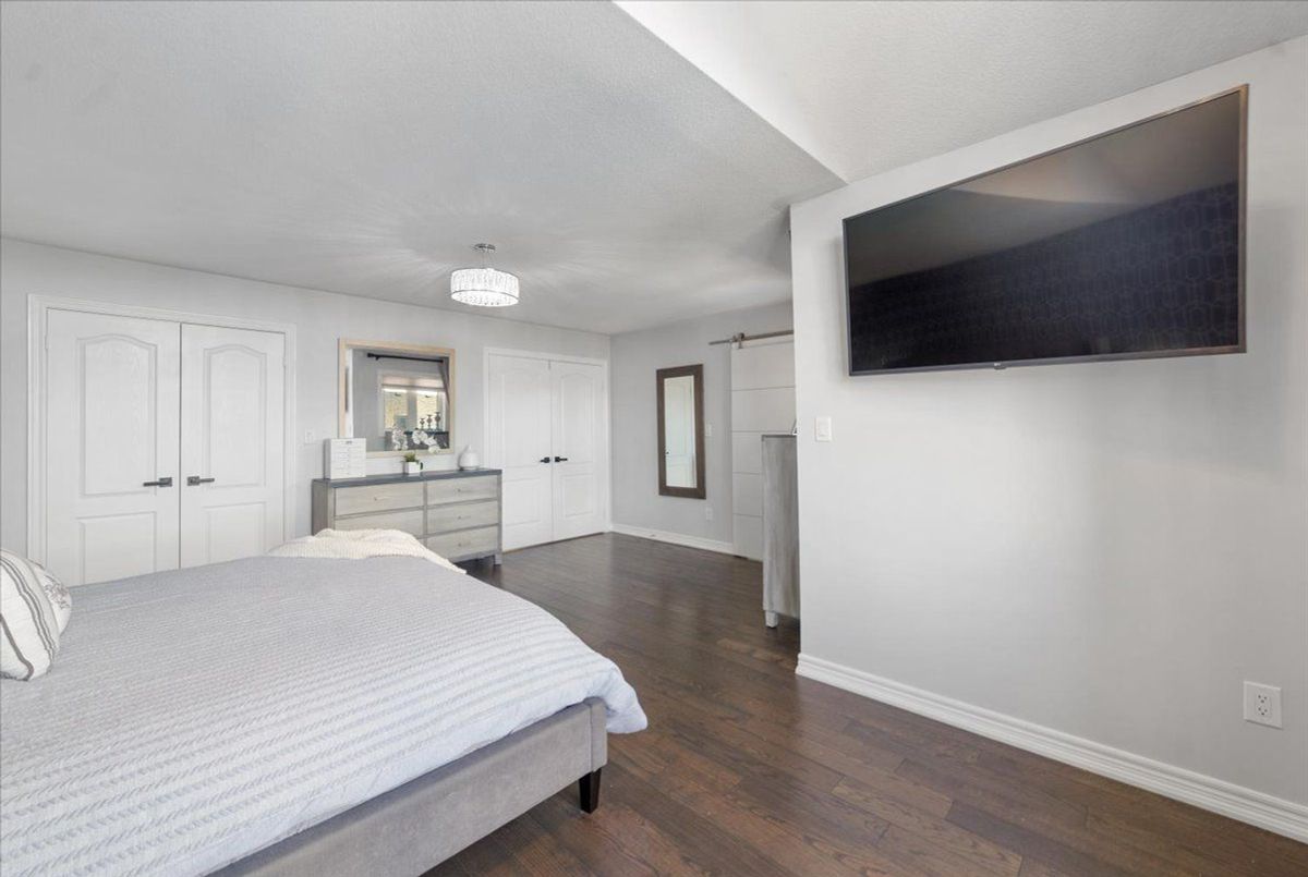 28 West Park Avenue Bradford West Gwillimbury 28 West Park Avenue Bradford West Gwillimbury