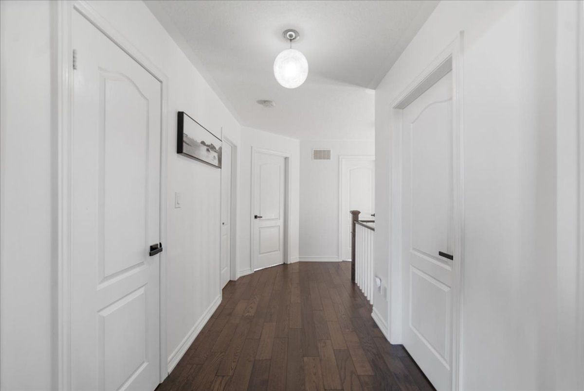 28 West Park Avenue Bradford West Gwillimbury 28 West Park Avenue Bradford West Gwillimbury