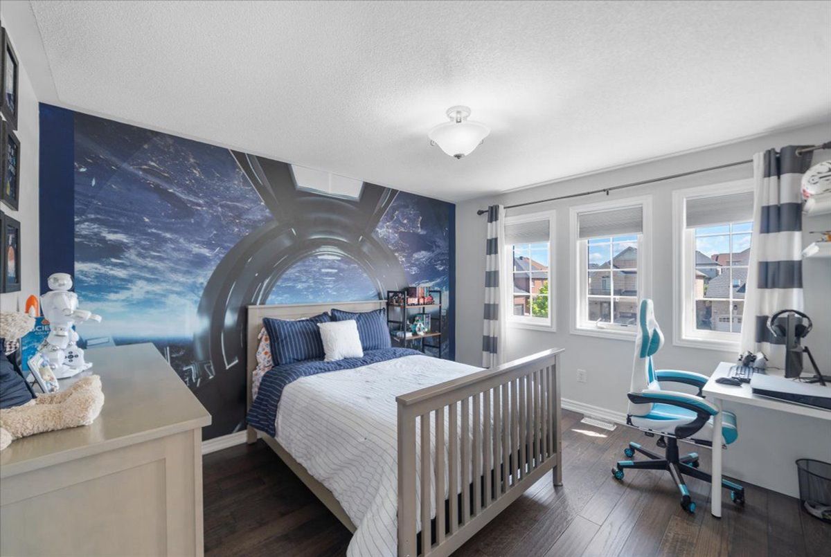 28 West Park Avenue Bradford West Gwillimbury 28 West Park Avenue Bradford West Gwillimbury