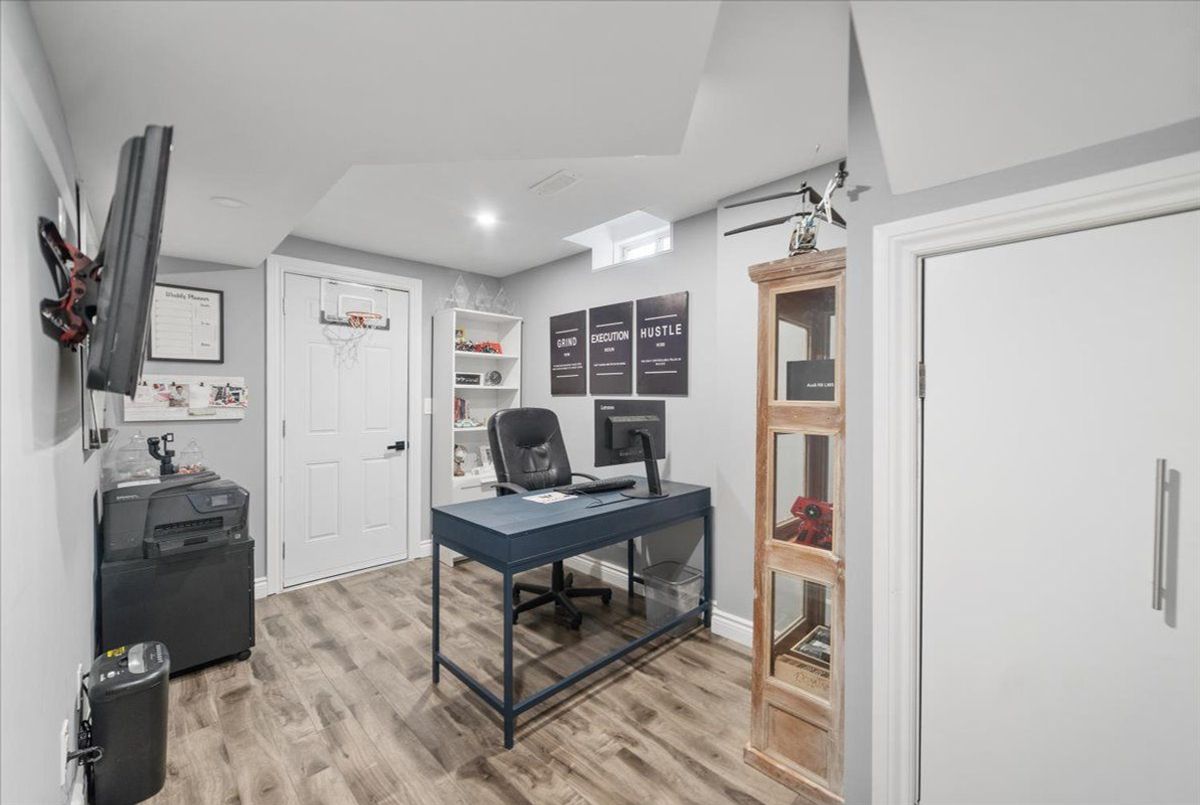 28 West Park Avenue Bradford West Gwillimbury 28 West Park Avenue Bradford West Gwillimbury