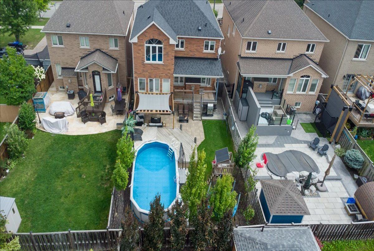 28 West Park Avenue Bradford West Gwillimbury 28 West Park Avenue Bradford West Gwillimbury