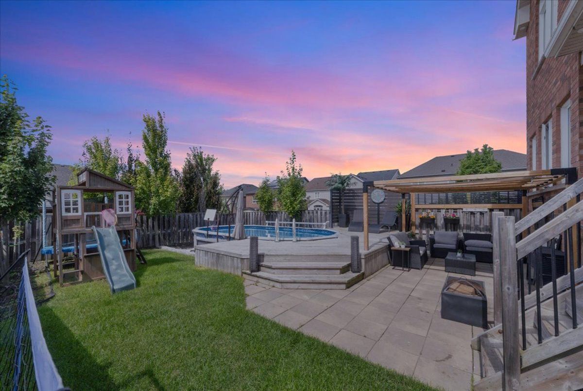 28 West Park Avenue Bradford West Gwillimbury 28 West Park Avenue Bradford West Gwillimbury